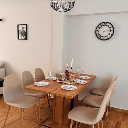 Goldy Central Beach Apartment With Private Garden Бургас Экстерьер фото